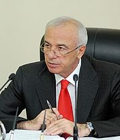 Президент Адыгеи осудил осквернение поклонных крестов в Майкопе